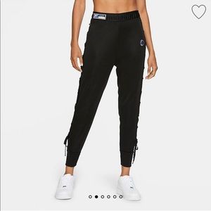 NIKE SISTERHOOD JOGGER PANTS | MED | BLACK